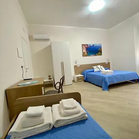 Donnarooms فندق مبيت وإفطار *