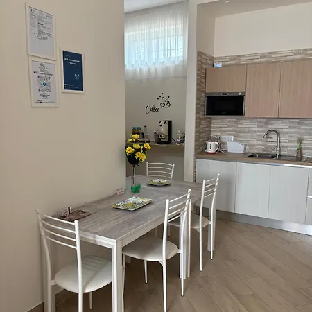 Frühstückspension Donnarooms 3*