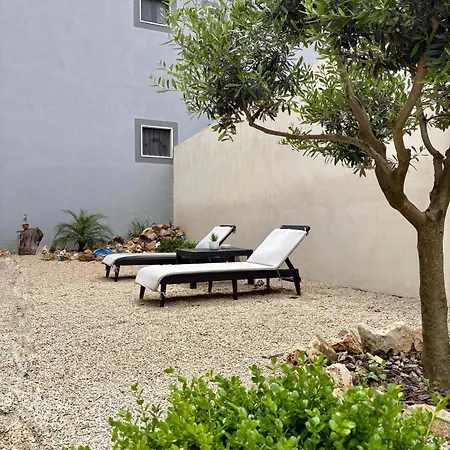 Frühstückspension Donnarooms 3*